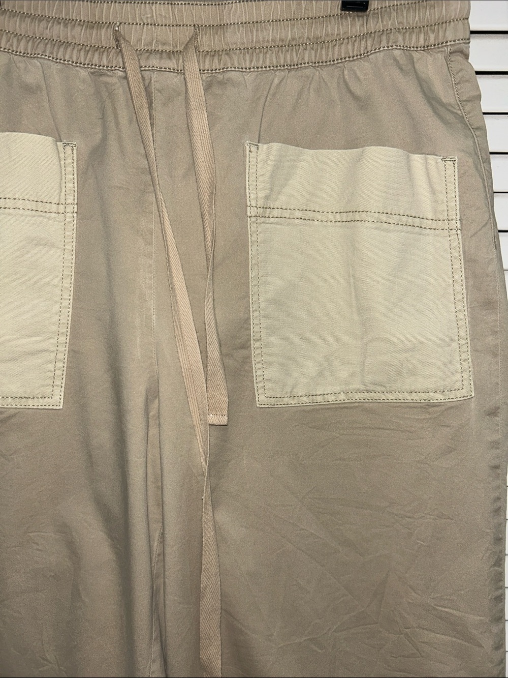 Tory Burch Cropped Cargo Pants in Tan - Picture 4 of 4